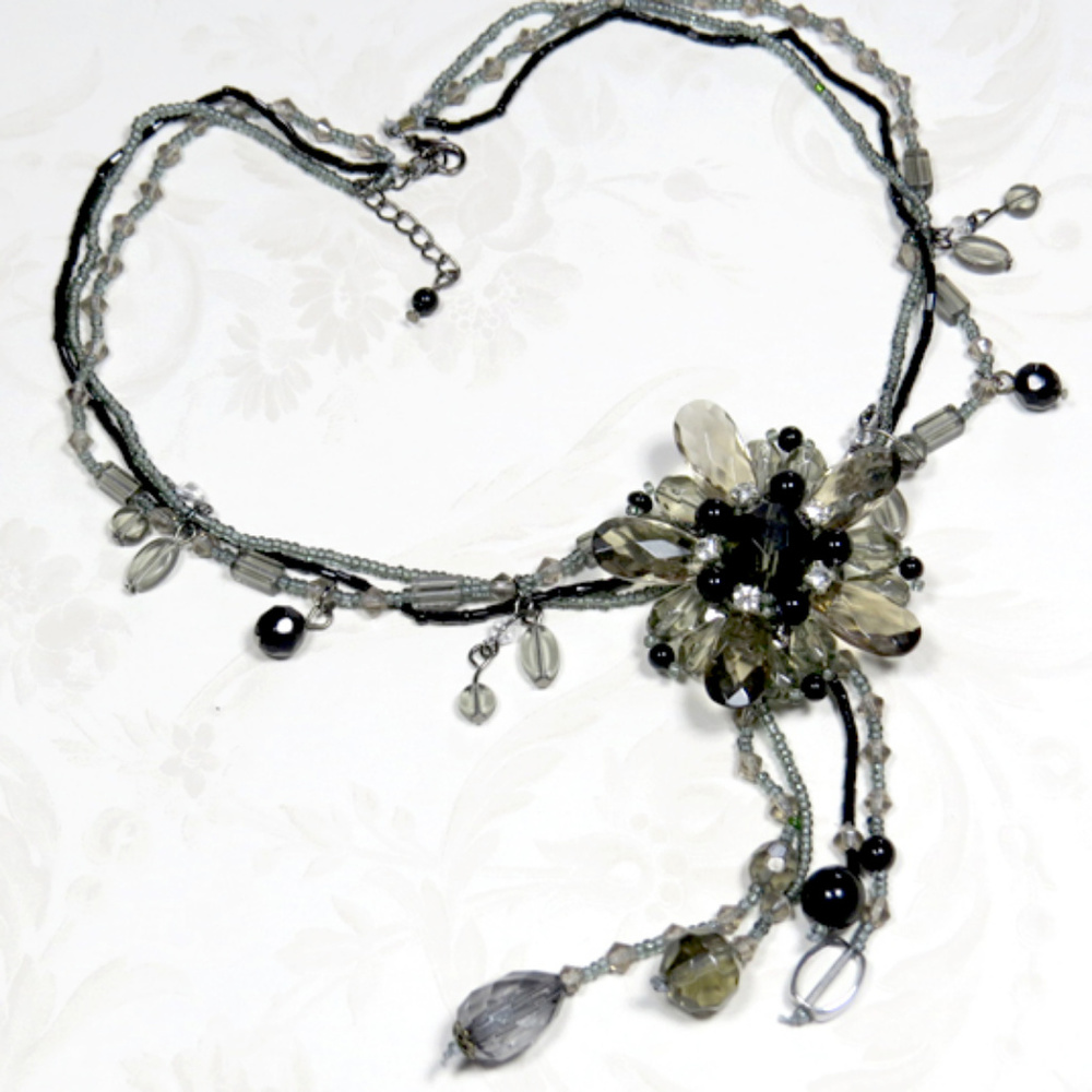 Black Strands Necklace with Star/flora pendant